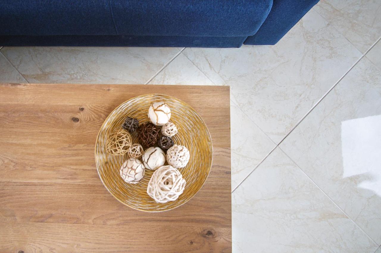 Sweet Apricot Apartment เปเลคาส ภายนอก รูปภาพ