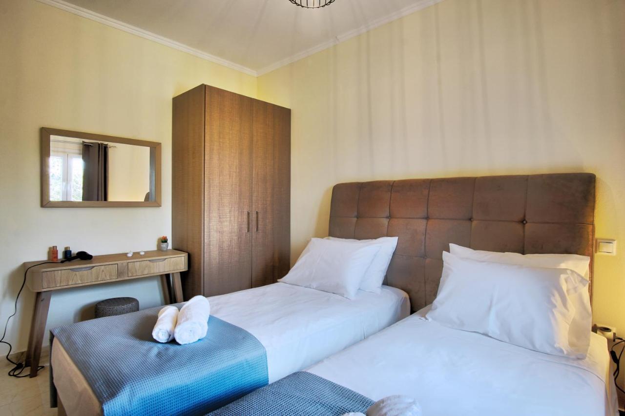 Sweet Apricot Apartment เปเลคาส ภายนอก รูปภาพ