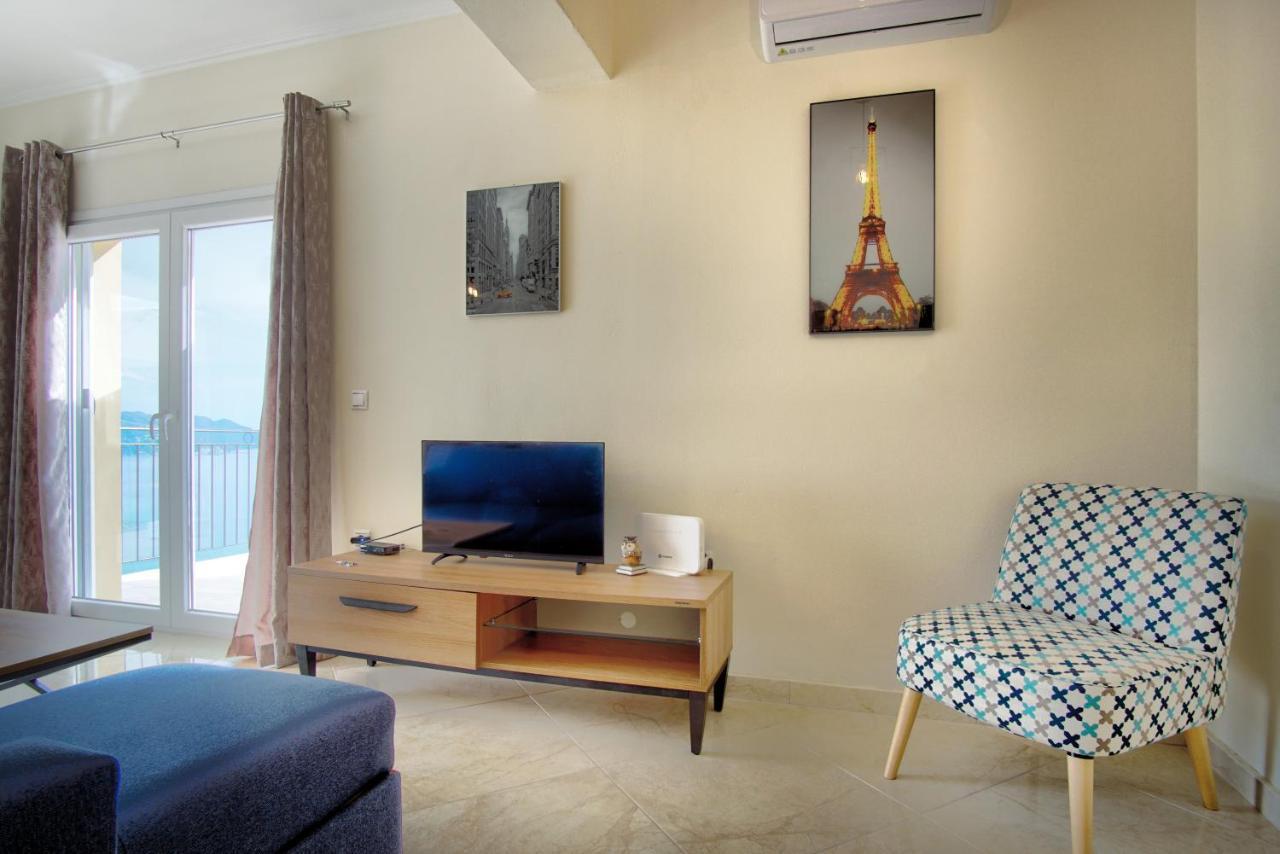 Sweet Apricot Apartment เปเลคาส ภายนอก รูปภาพ