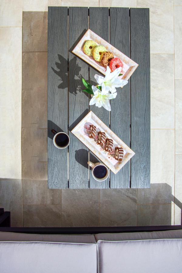 Sweet Apricot Apartment เปเลคาส ภายนอก รูปภาพ