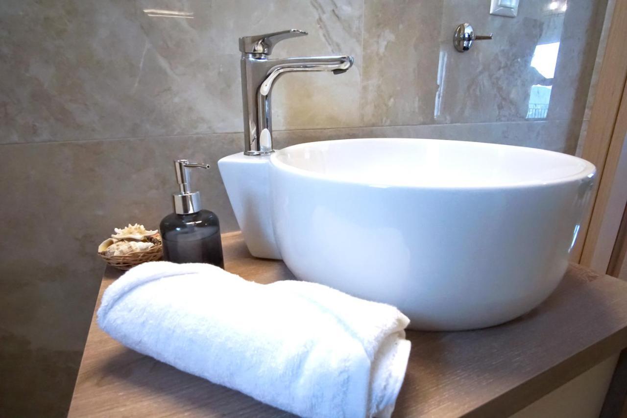 Sweet Apricot Apartment เปเลคาส ภายนอก รูปภาพ