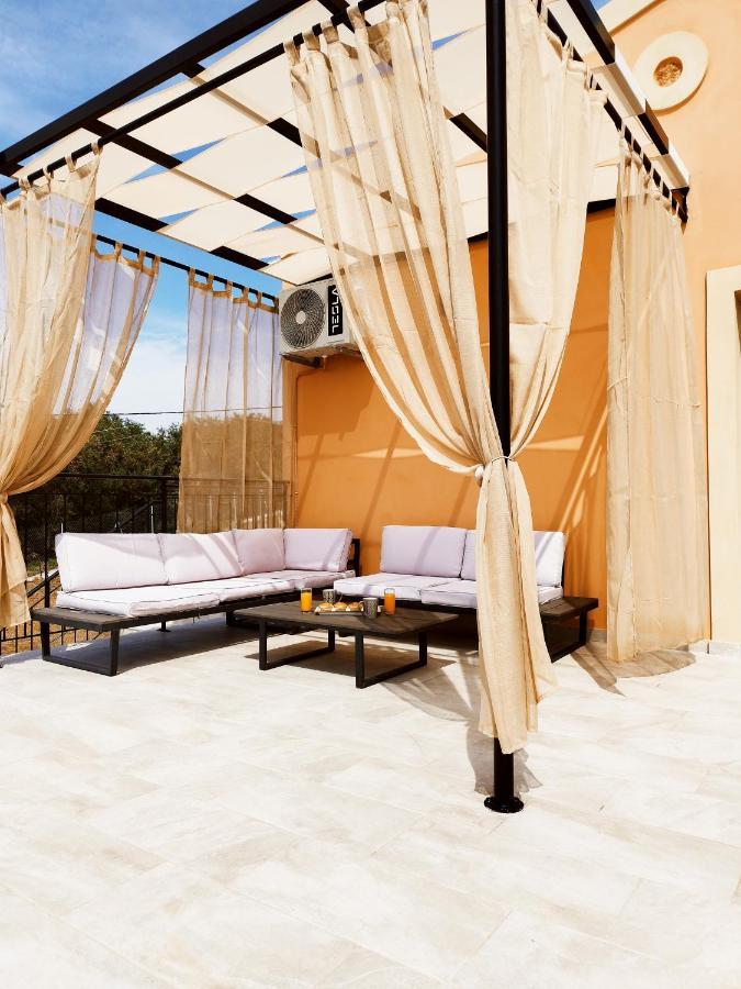 Sweet Apricot Apartment เปเลคาส ภายนอก รูปภาพ