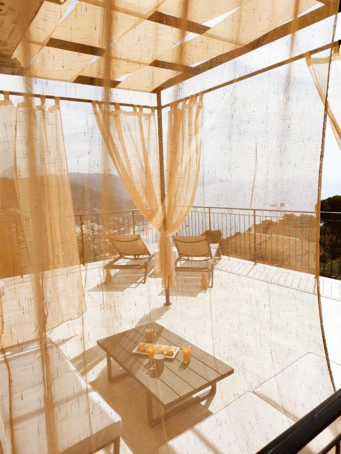 Sweet Apricot Apartment เปเลคาส ภายนอก รูปภาพ